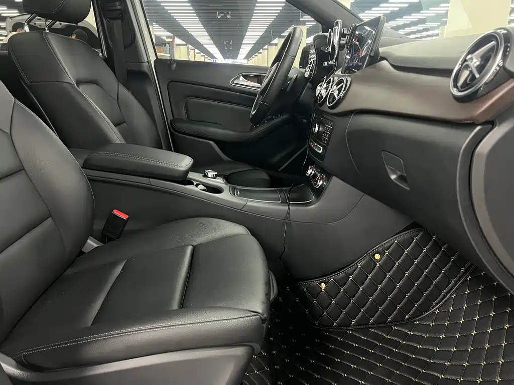 Mercedes-Benz B-Class 2017 B 200 Luxury купить на сайте DeffCars