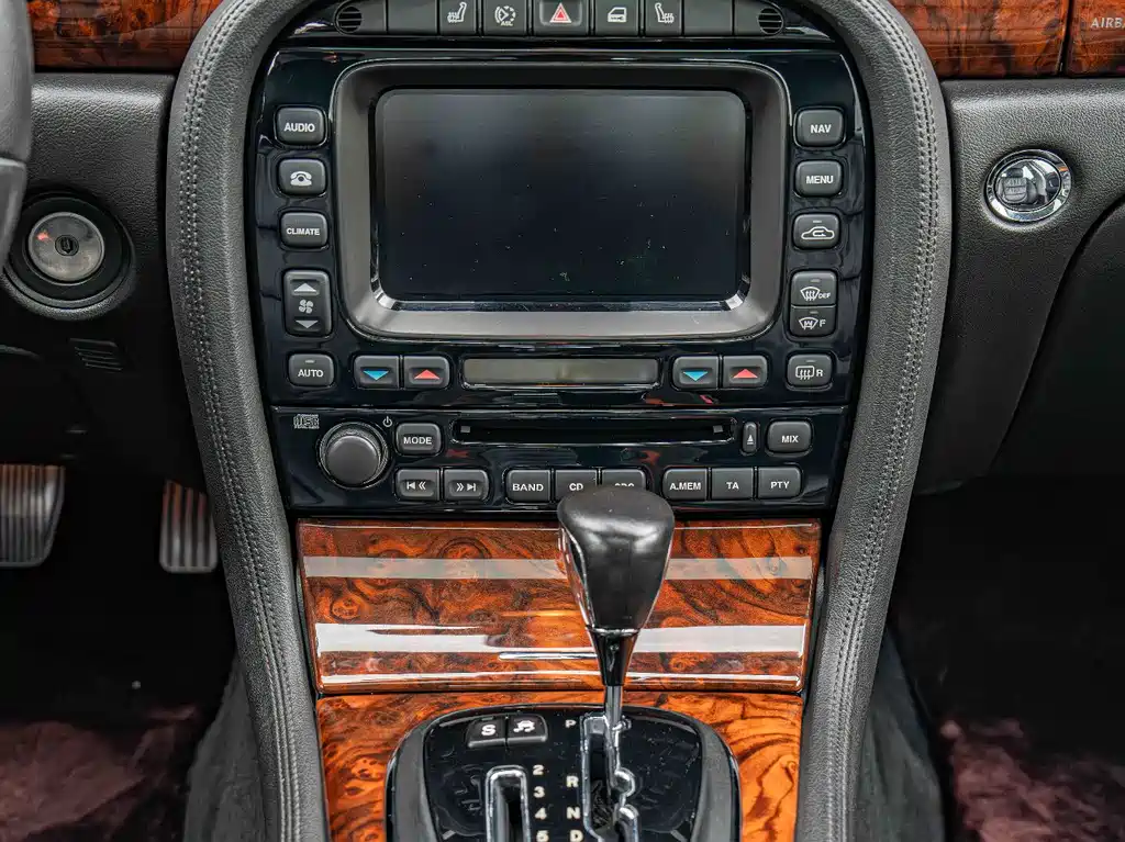 Jaguar XJ 2007 XJ6L 3.0 Royal Extended Edition купить на сайте DeffCars