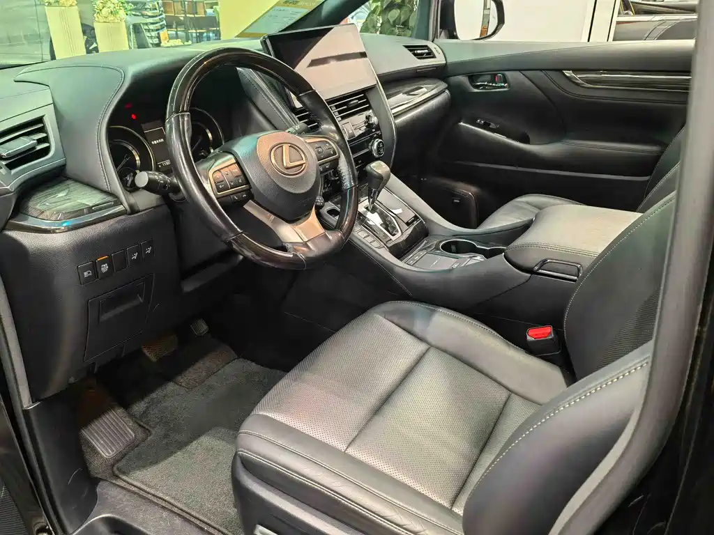 Lexus LM 2020 300h four-seat Royal Edition купить на сайте DeffCars