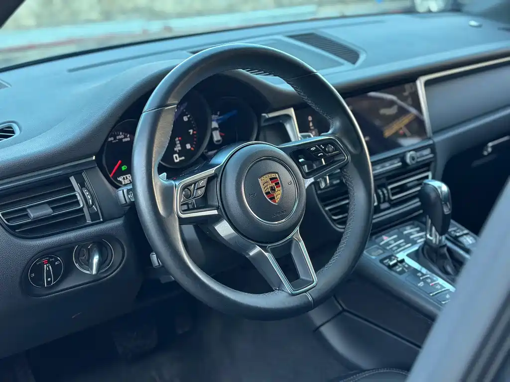 Macan 2018 Macan 2.0T купить на сайте DeffCars