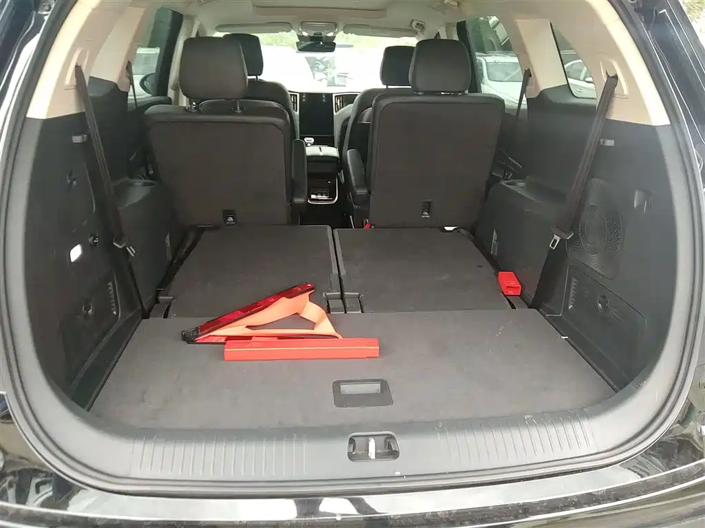 Hongqi HS7 PHEV 2024 2.0T PHEV four-wheel drive Qichang version 6 seats купить на сайте DeffCars
