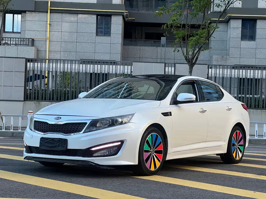 Kia K5 2012 2.0L automatic DLX купить на сайте DeffCars