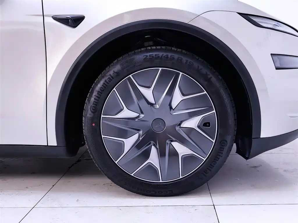 Model Y L 2025 long-range all-wheel drive version купить на сайте DeffCars