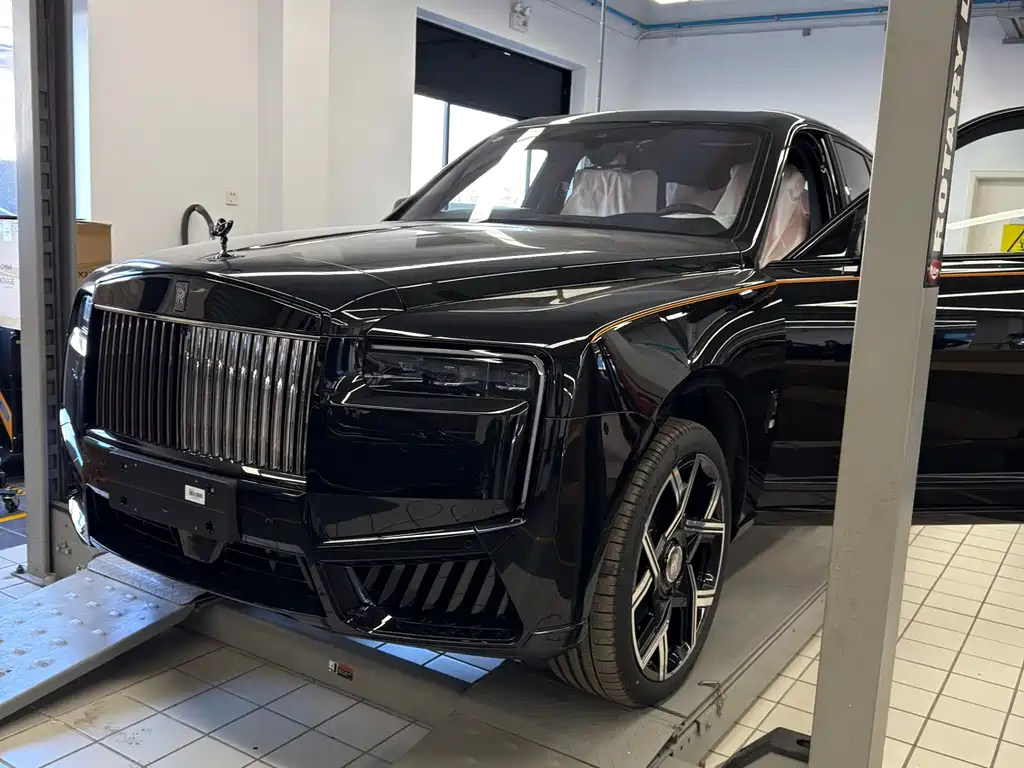 Cullinan 2026 Black Badge купить на сайте DeffCars