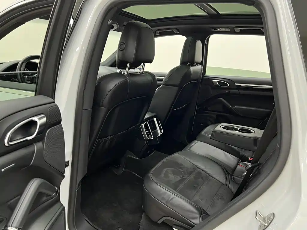 Cayenne 2016 Cayenne Platinum Edition 3.0T купить на сайте DeffCars