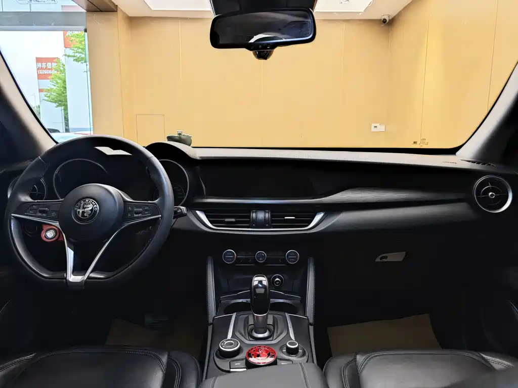 Stelvio 2017 2.0T 200HP Elite Edition купить на сайте DeffCars