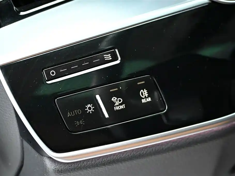 Audi A8 2024 A8L 50 TFSI quattro Premium Selection купить на сайте DeffCars