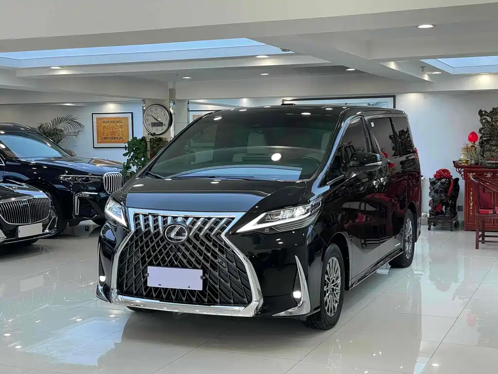 Lexus LM 2020 300h seven-seater elegant version купить на сайте DeffCars