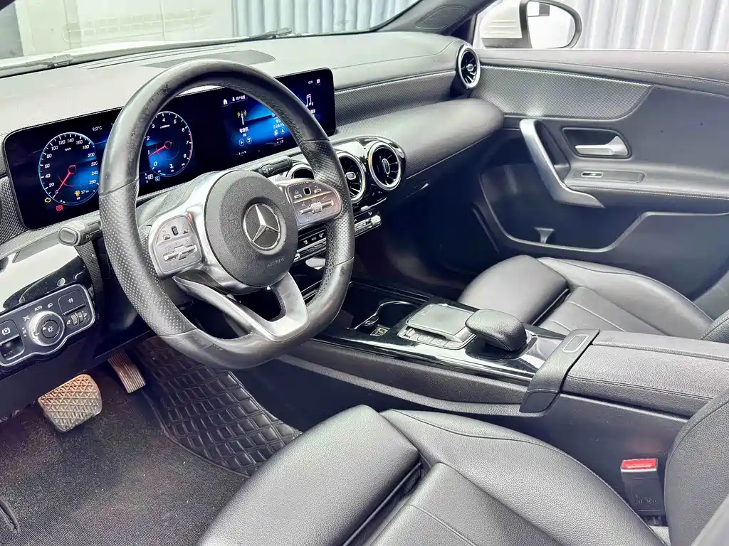 Mercedes-Benz A-Class 2019 A 180 L Sports Sedan купить на сайте DeffCars