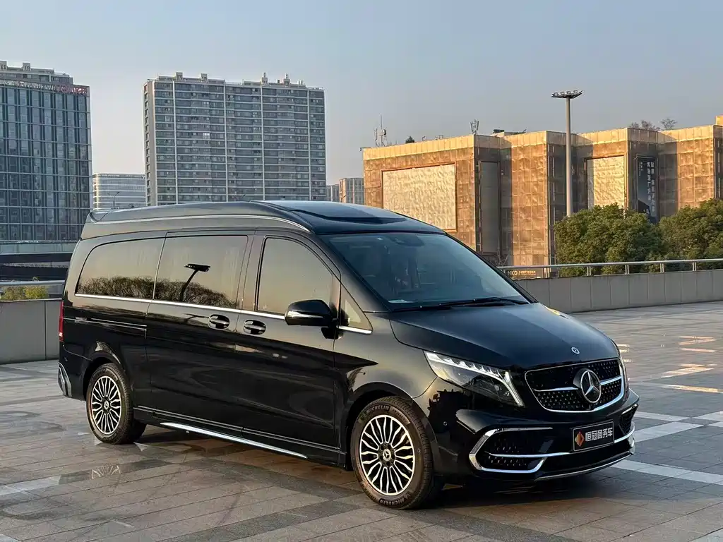 Mercedes-Benz V-Class 2022 V 260 L Long Wheelbase Premium Edition купить на сайте DeffCars