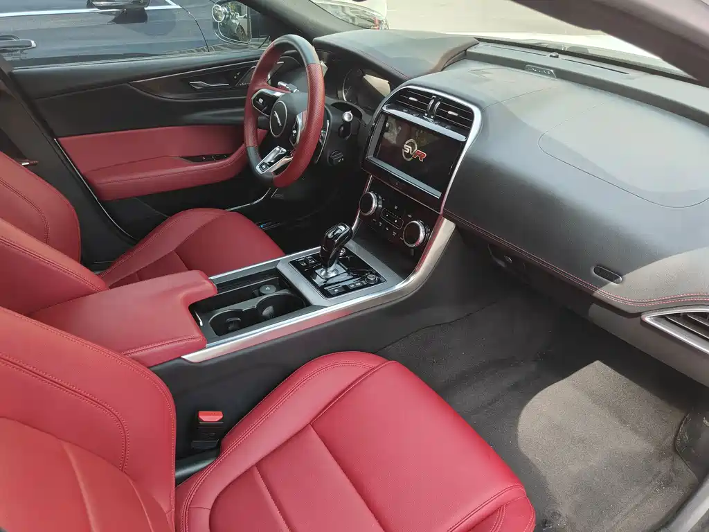 Jaguar XEL 2020 2.0T 200PS R-DYNAMIC Youth Sports Edition купить на сайте DeffCars