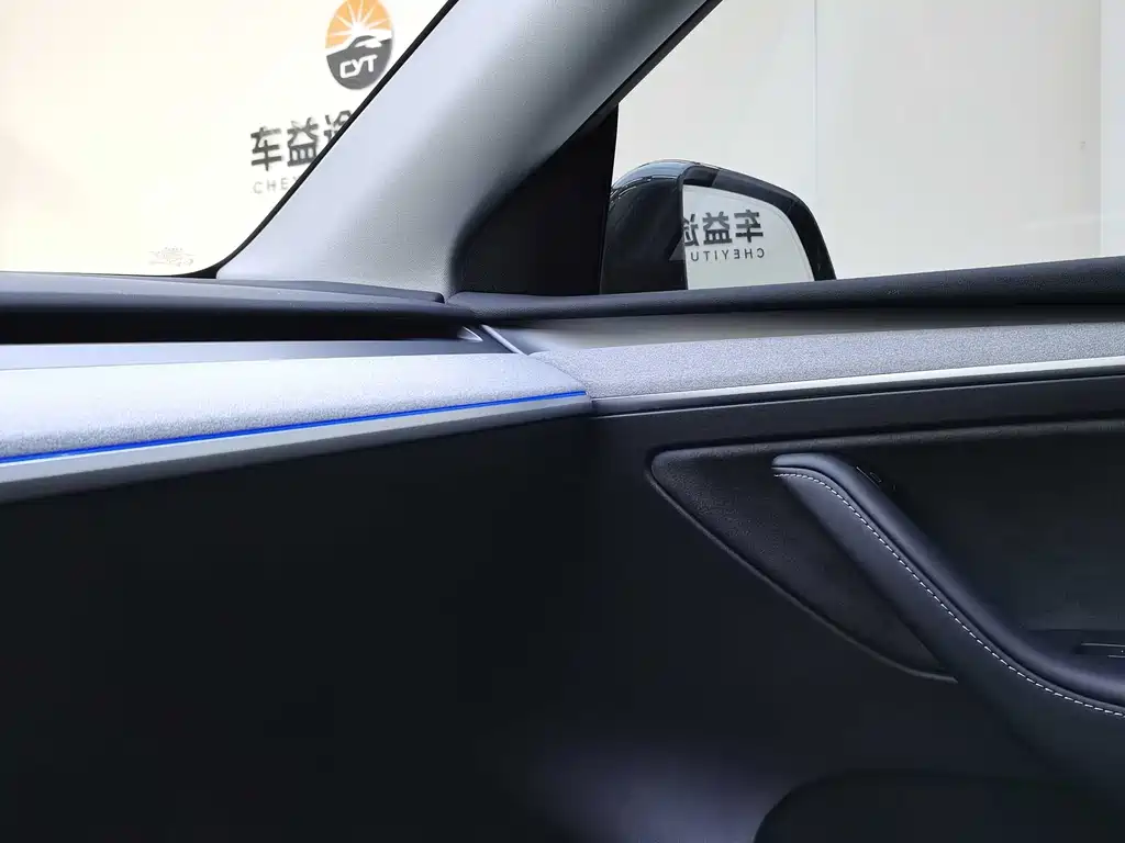 Model Y 2024 rear-wheel drive version купить на сайте DeffCars