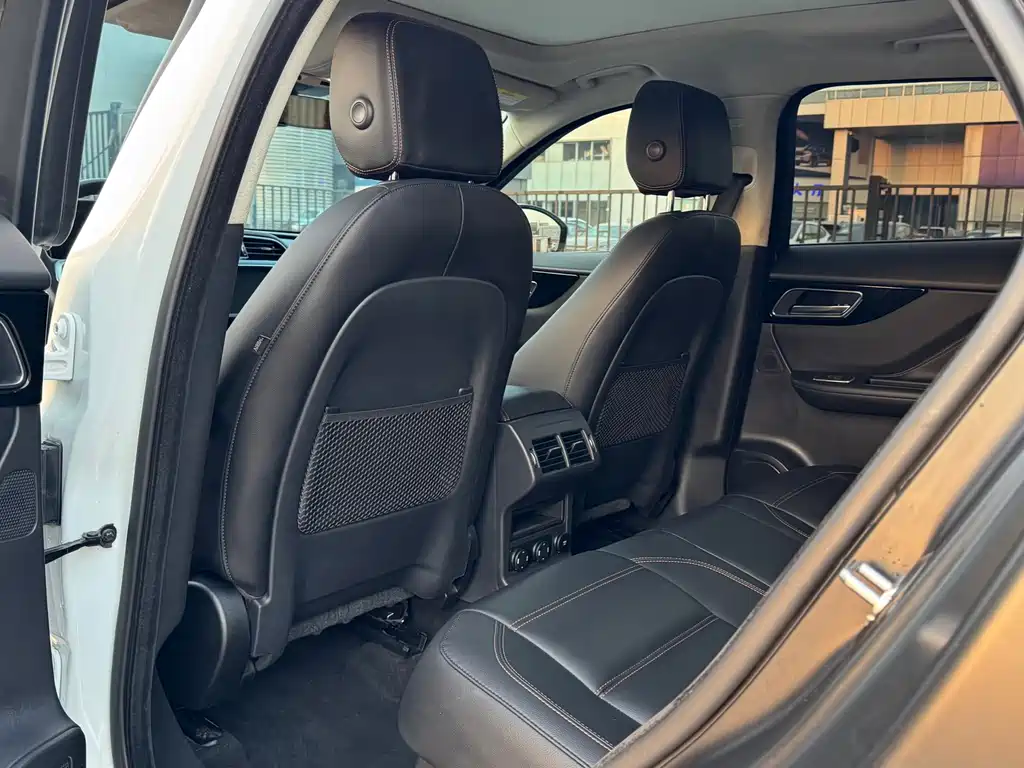 Jaguar F-PACE 2020 2.0T Urban Exclusive Edition купить на сайте DeffCars