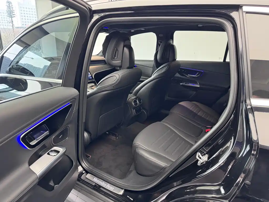 Mercedes-Benz GLC 2023 GLC 260 L 4MATIC luxury model 5 seats купить на сайте DeffCars