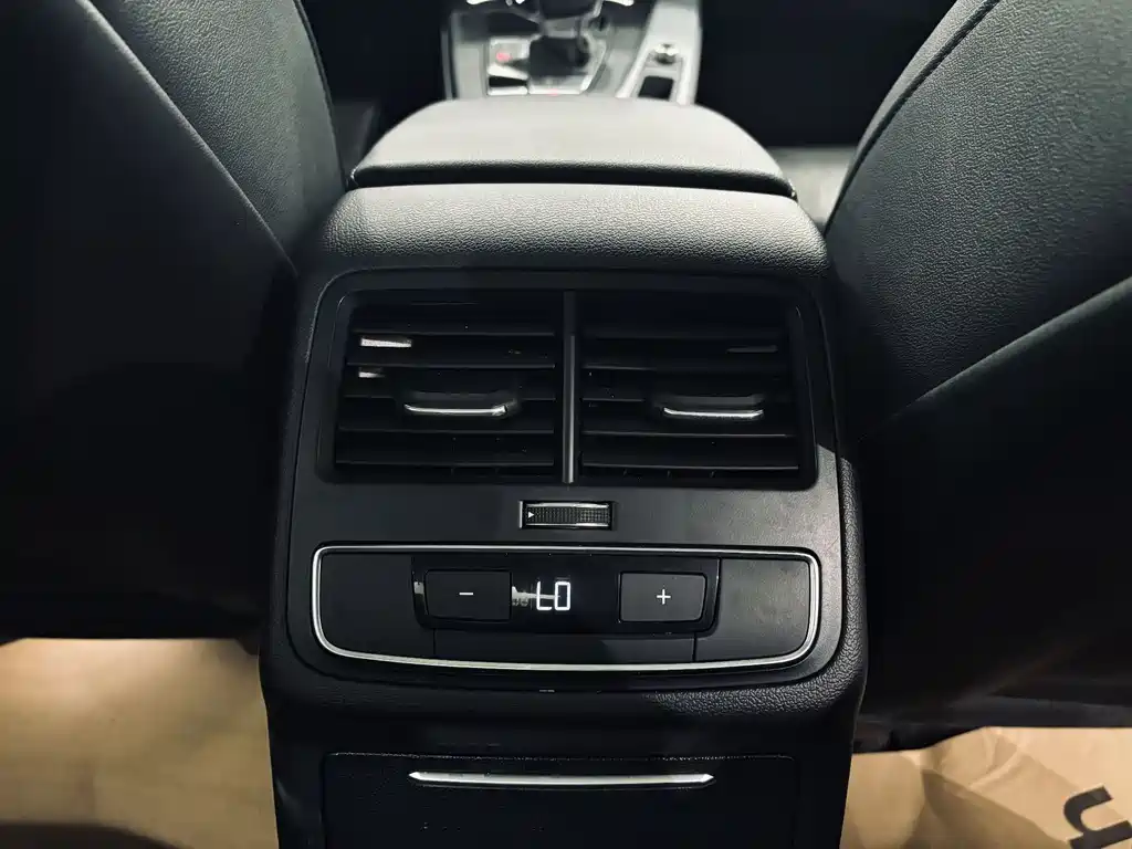 Audi A4L 2020 40 TFSI Fashionable and Dynamic купить на сайте DeffCars