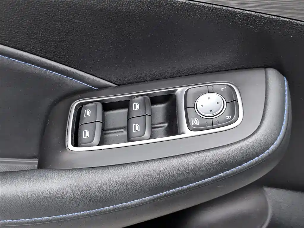Roewe RX5 2022 330TGI automatic national fashion version купить на сайте DeffCars