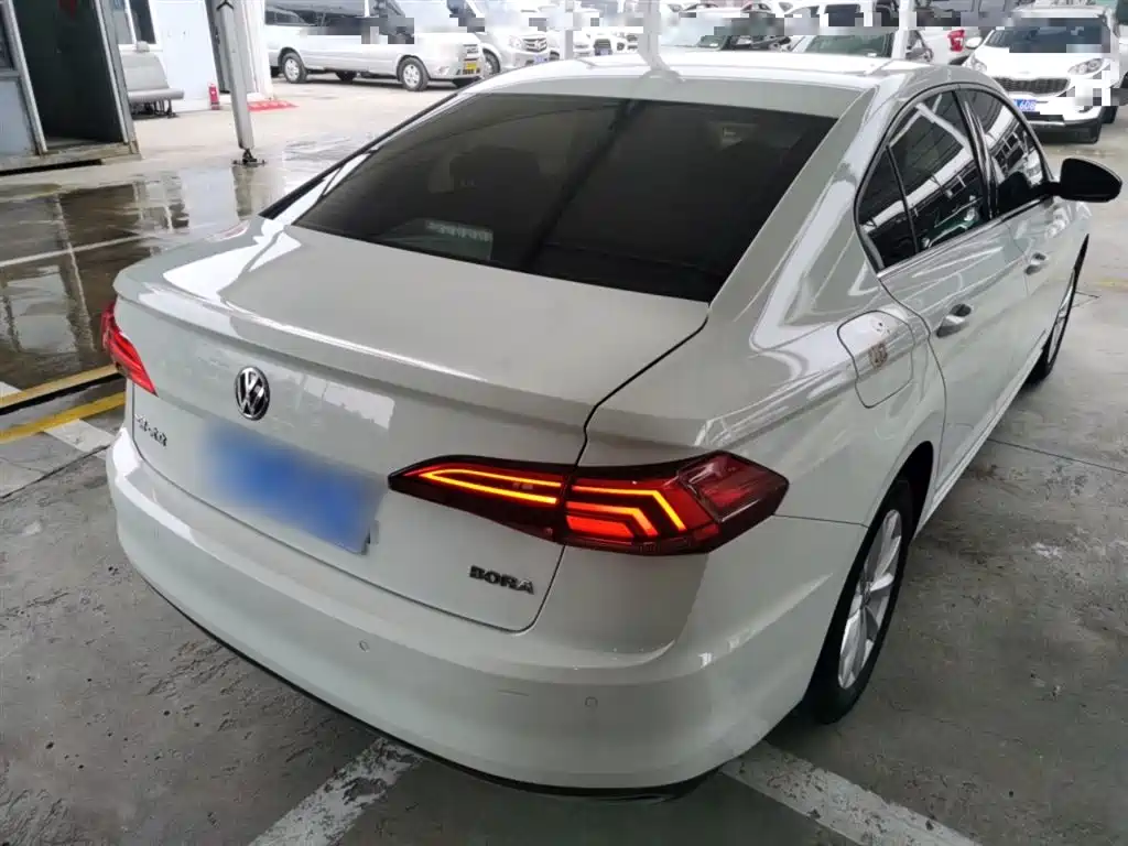 Bora 2020 1.5L automatic comfort model купить на сайте DeffCars