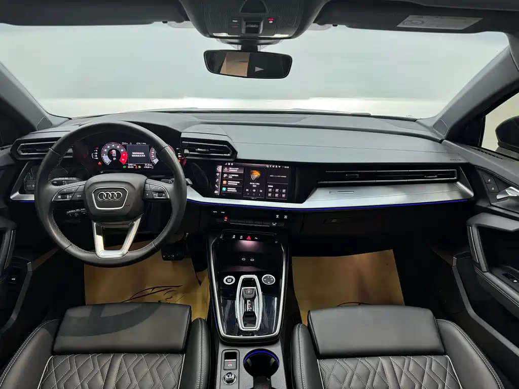 Audi A3 2025 A3L Limousine 35TFSI Flying Spur Exclusive купить на сайте DeffCars