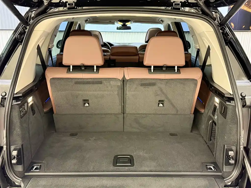 BMW X7 2022 xDrive40i Leading Luxury Package купить на сайте DeffCars