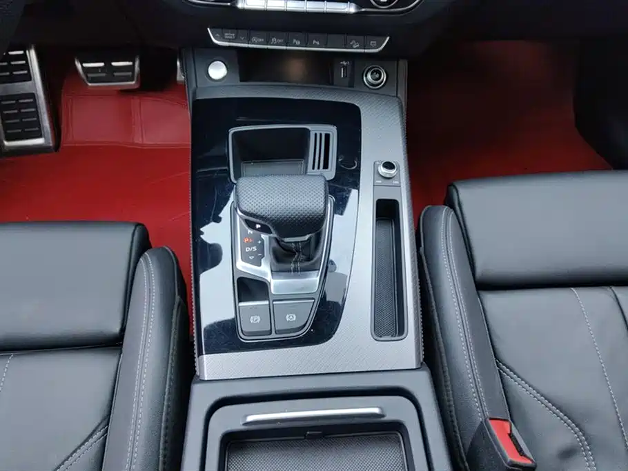 Audi Q5L 2024 45 TFSI luxury and dynamic model купить на сайте DeffCars