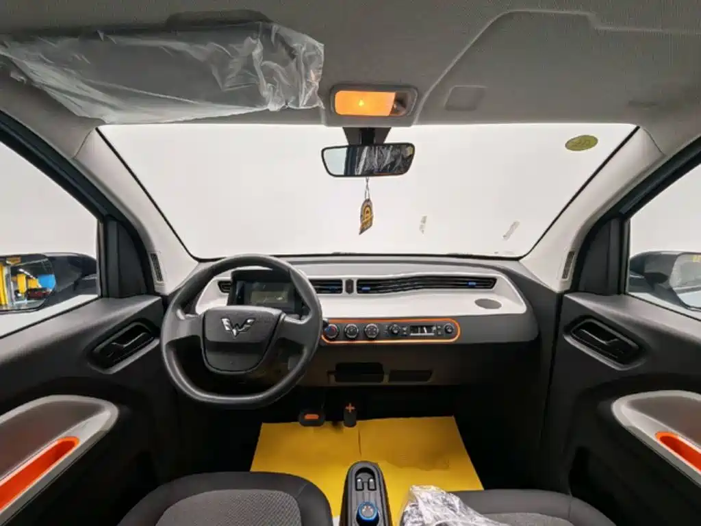 Hongguang MINIEV 2022 Relaxed Lithium Iron Phosphate купить на сайте DeffCars