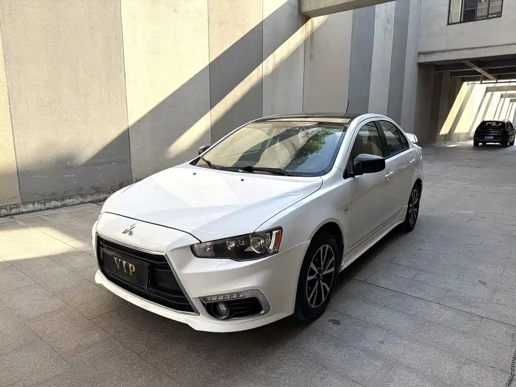 Wingshen 2016 1.8L CVT black and white replica купить на сайте DeffCars