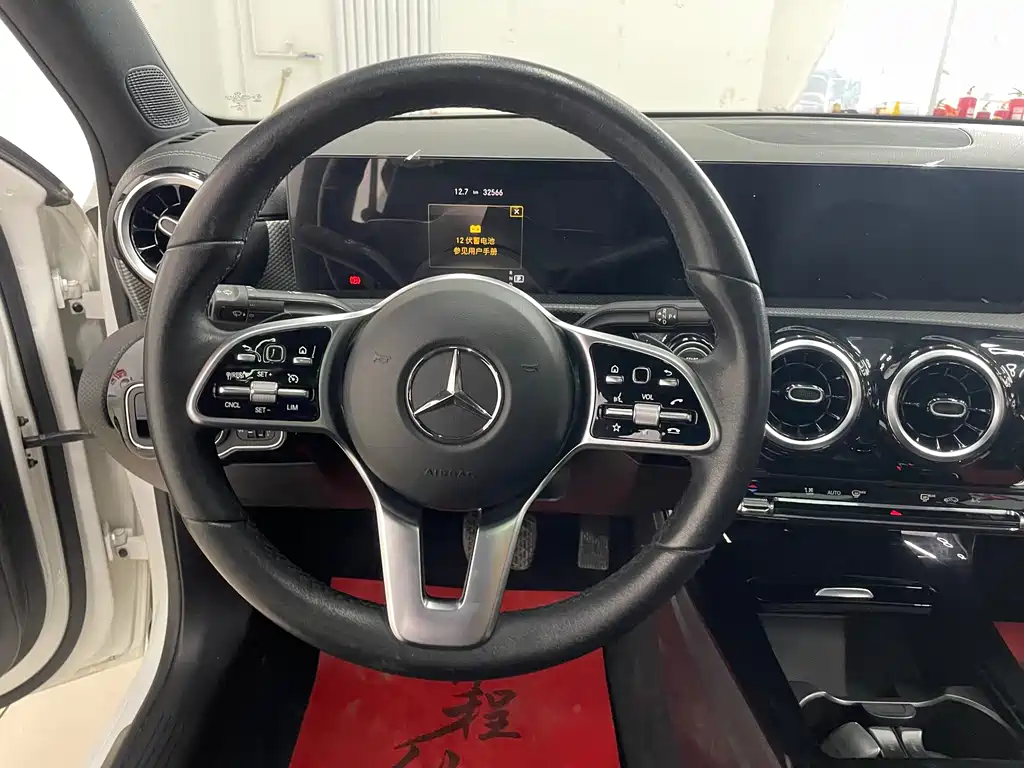 Mercedes-Benz A-Class 2022 facelift A 180 L sports sedan купить на сайте DeffCars