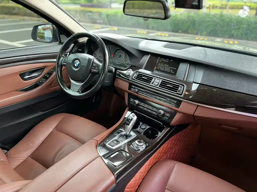BMW 5 Series 2014 525Li Leading Model купить на сайте DeffCars