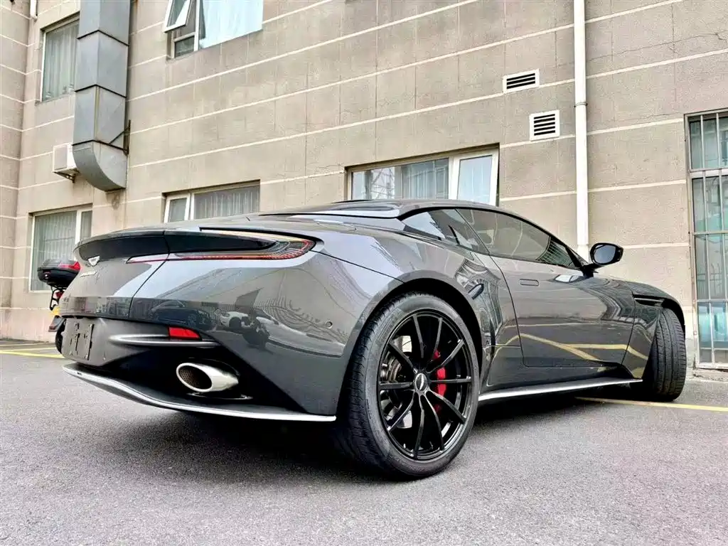 Aston Martin DB11 2020 4.0T V8 Coupe купить на сайте DeffCars