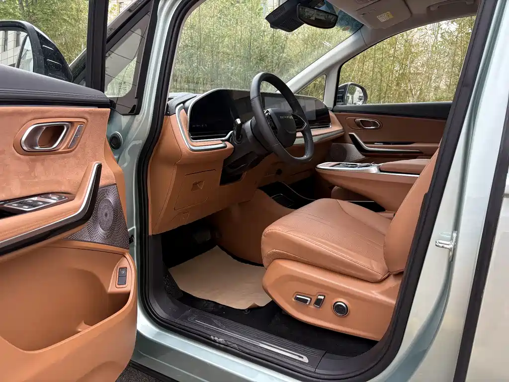 Everyone 9 2024 Super Hybrid Long Range Forest Edition Seven Seats купить на сайте DeffCars