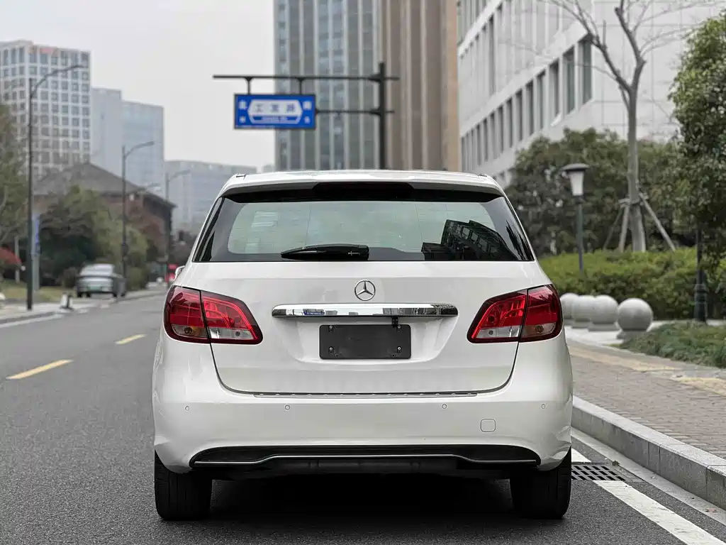 Mercedes-Benz B-Class 2017 B 180 купить на сайте DeffCars