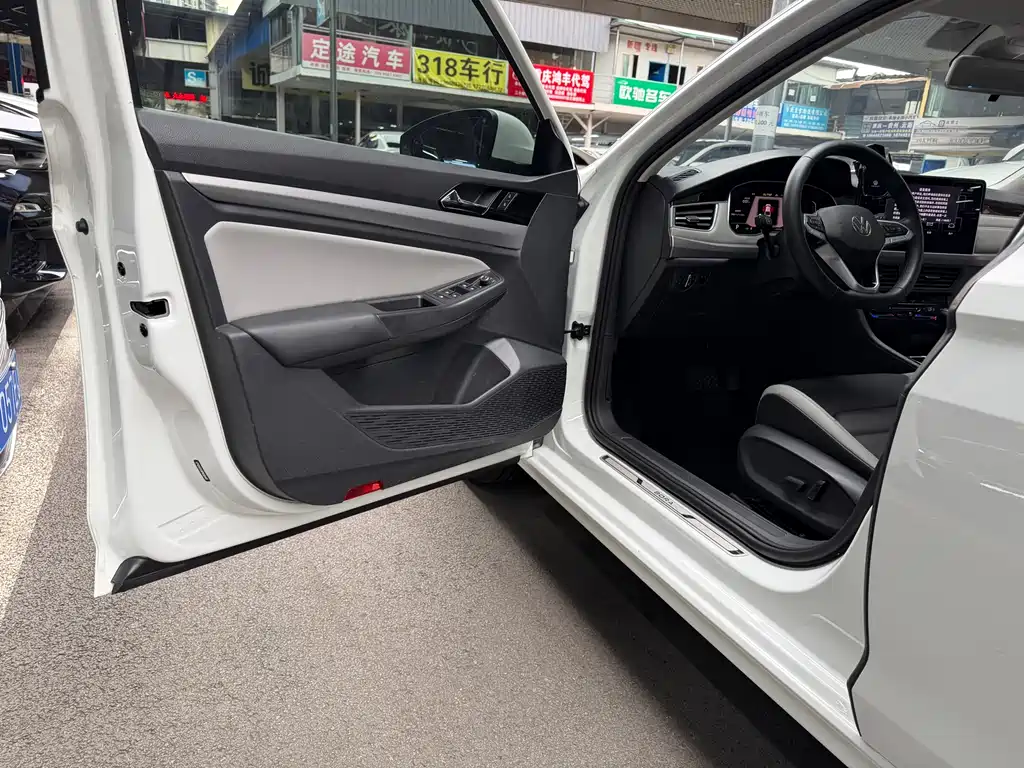 Bora 2023 300TSI DSG Premium Edition купить на сайте DeffCars