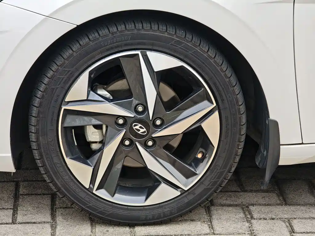 Elantra 2022 1.5L CVT LUX Premium Edition купить на сайте DeffCars