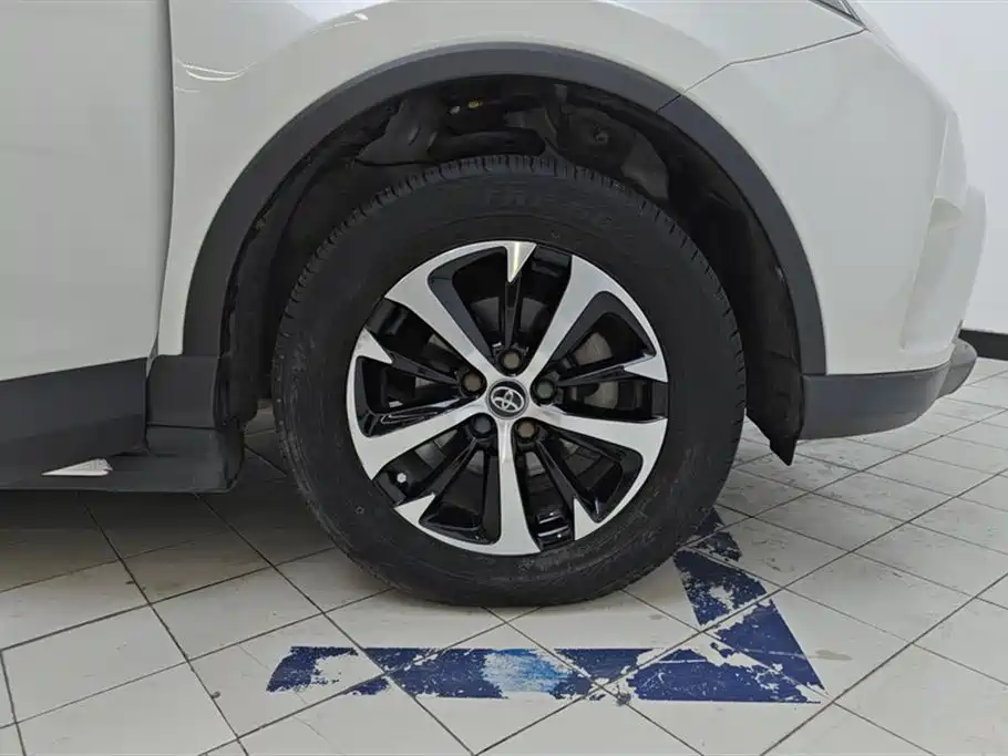 RAV4 Rongfang 2016 2.0L CVT two-wheel drive comfort version National V купить на сайте DeffCars