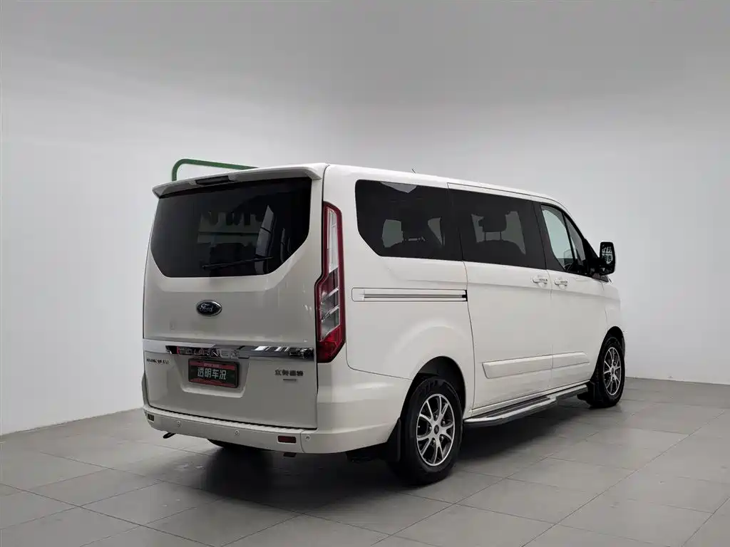 Tourio 2017 2.0T automatic refined version купить на сайте DeffCars