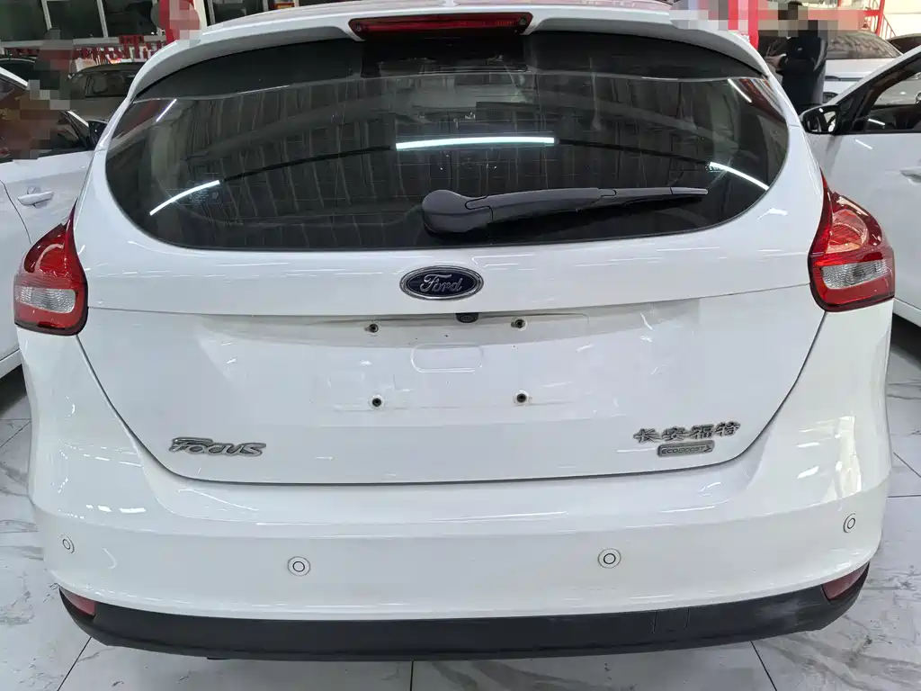 Focus 2017 hatchback EcoBoost 125 automatic super stylish smart mobility version купить на сайте DeffCars