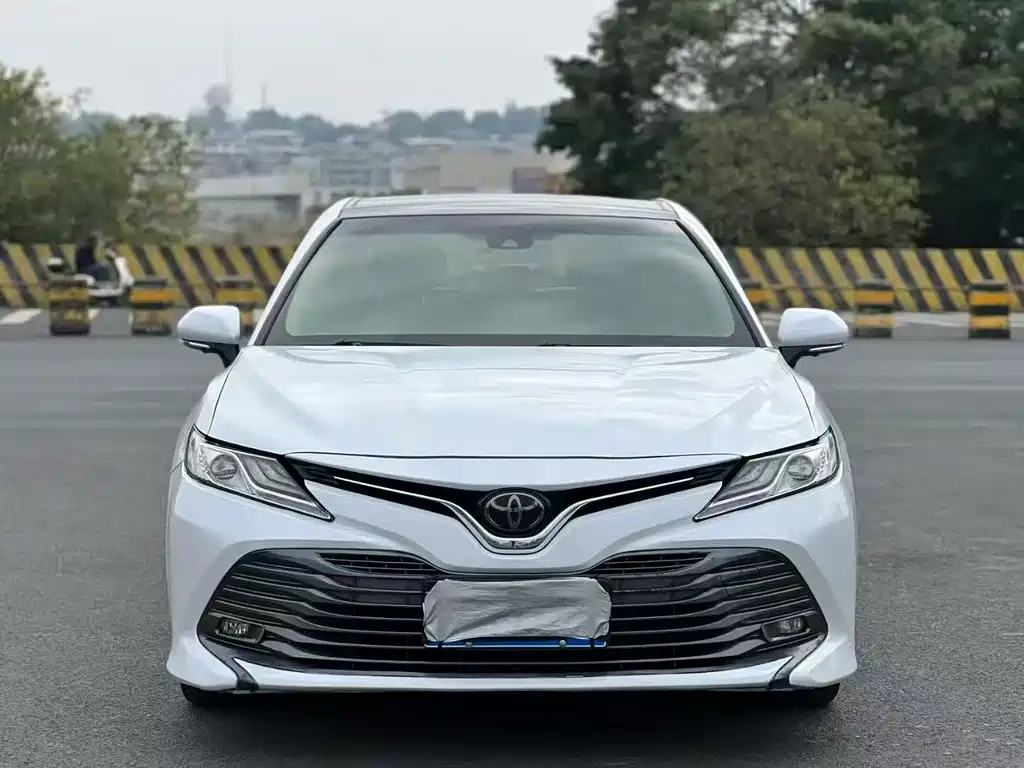 Camry 2018 2.5G Deluxe Edition купить на сайте DeffCars