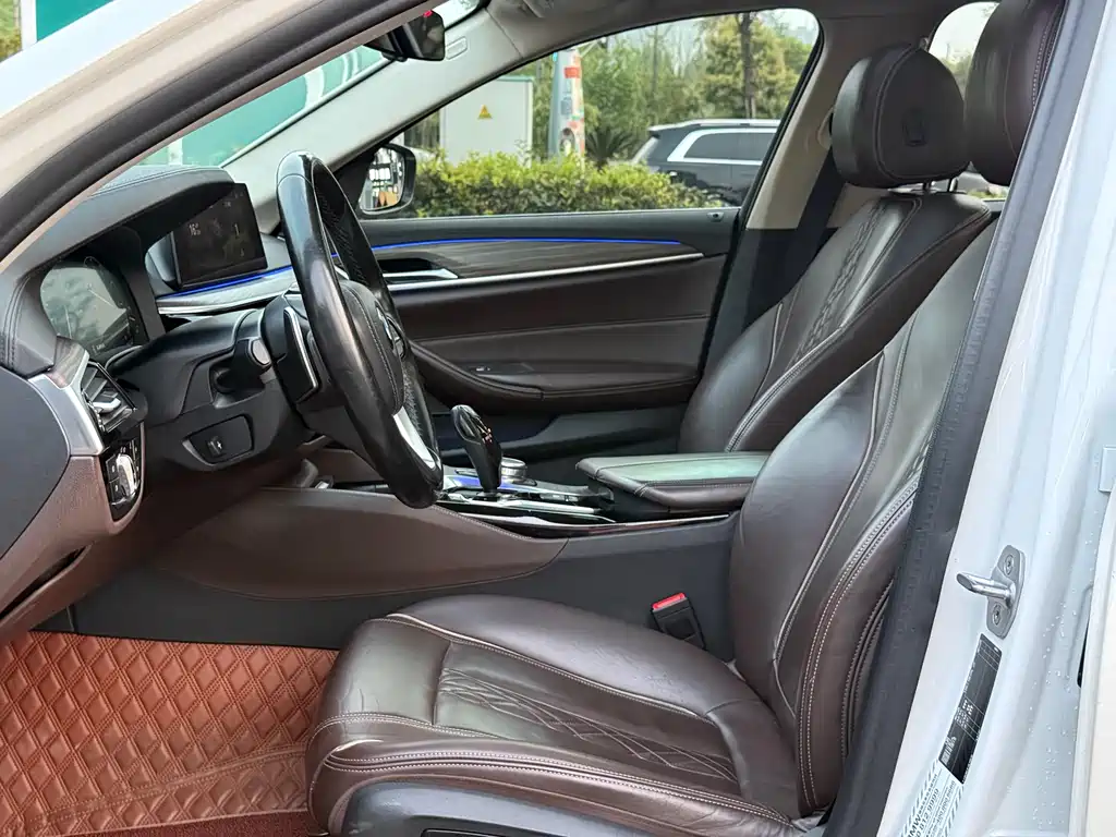 BMW 5 Series 2019 530Li Leading Luxury Package купить на сайте DeffCars
