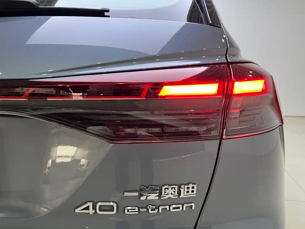 Audi Q4 e-tron 2024 40 e-tron Creative Edition купить на сайте DeffCars