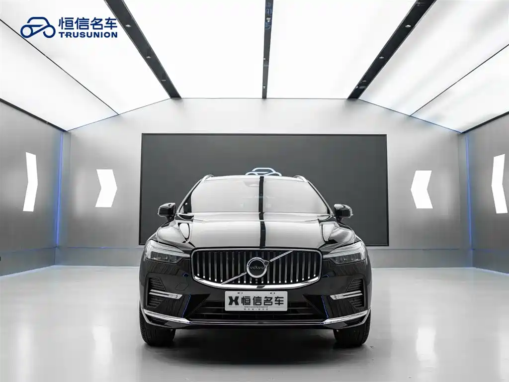 Volvo XC60 2022 B5 four-wheel drive Zhiyuan Deluxe Edition купить на сайте DeffCars
