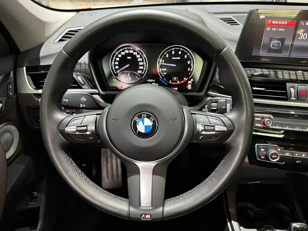 BMW X1 2022 sDrive25Li Leading Model купить на сайте DeffCars