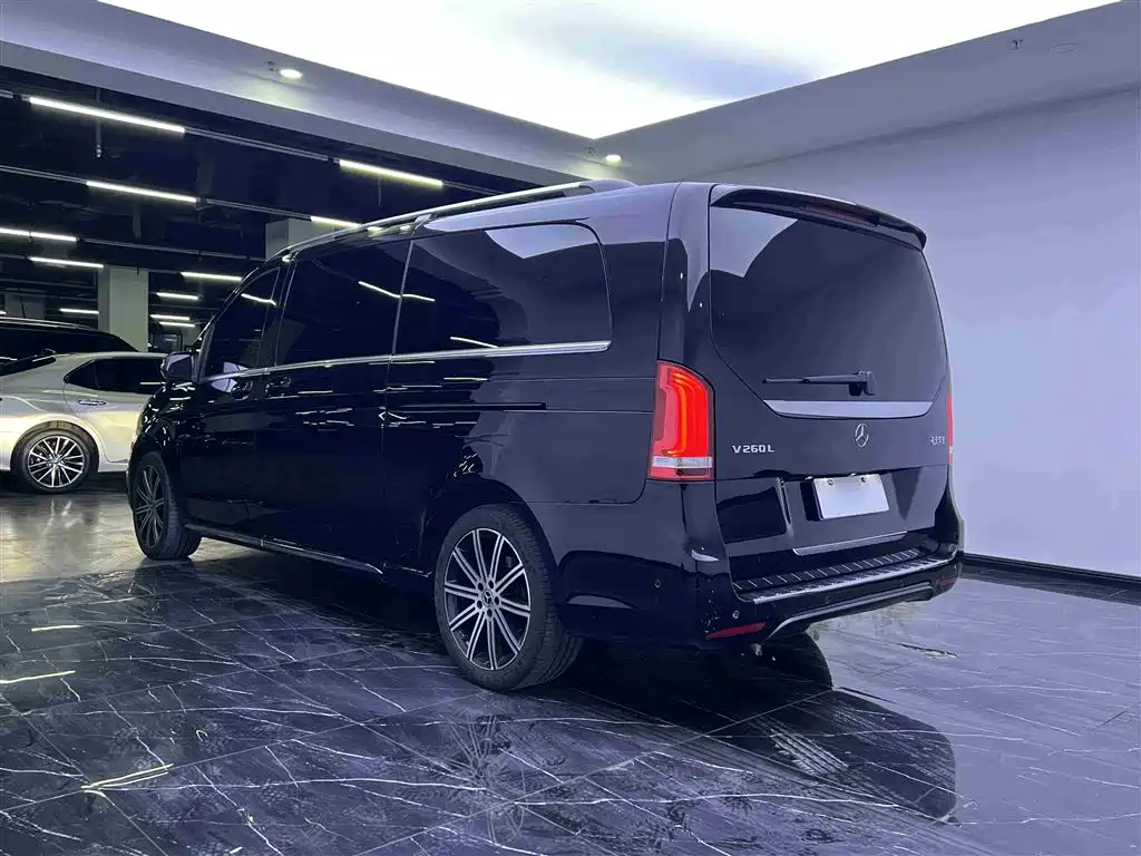 Mercedes-Benz V-Class 2021 V 260 L Long Wheelbase Luxury Edition купить на сайте DeffCars