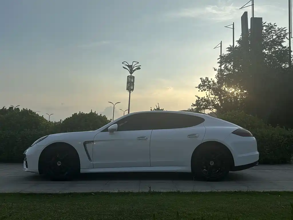 Panamera 2013 Panamera 4 Platinum Edition 3.6L купить на сайте DeffCars