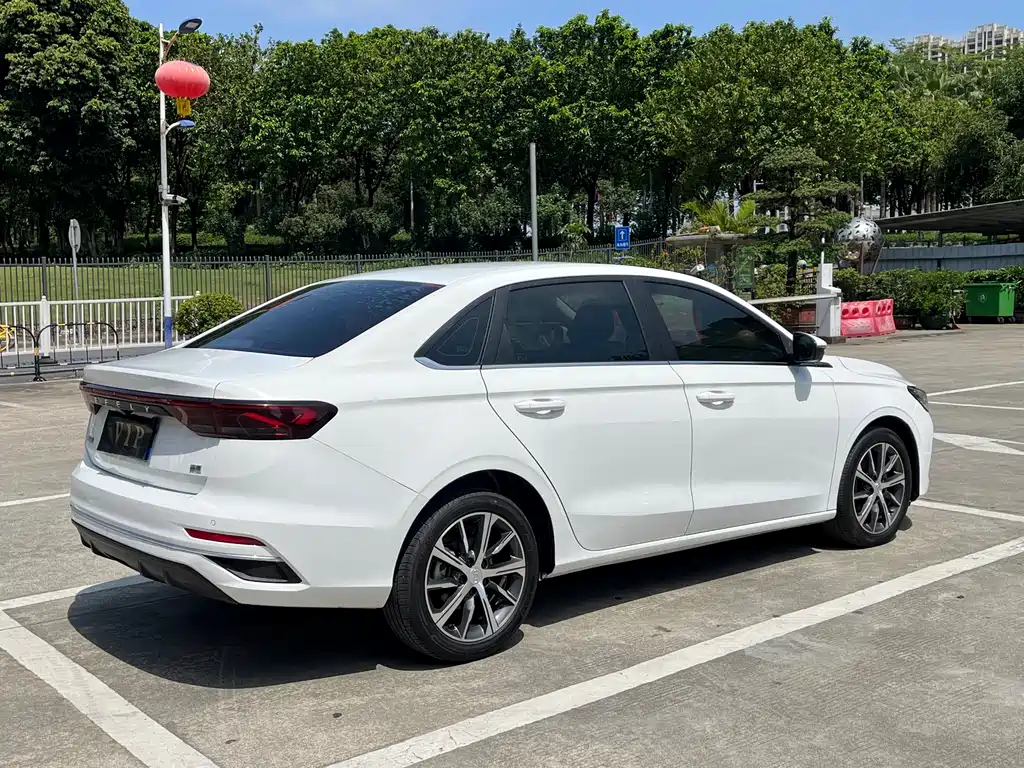 Emgrand 2022 4th generation 1.5L CVT premium model купить на сайте DeffCars