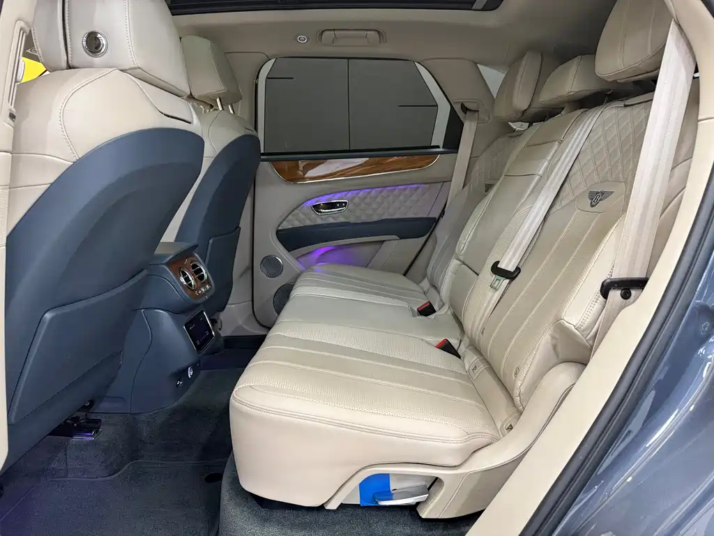 Bentayga 2021 4.0T V8 купить на сайте DeffCars
