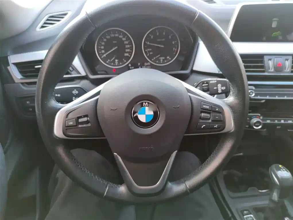 BMW X1 2016 sDrive18Li Fashion Model купить на сайте DeffCars
