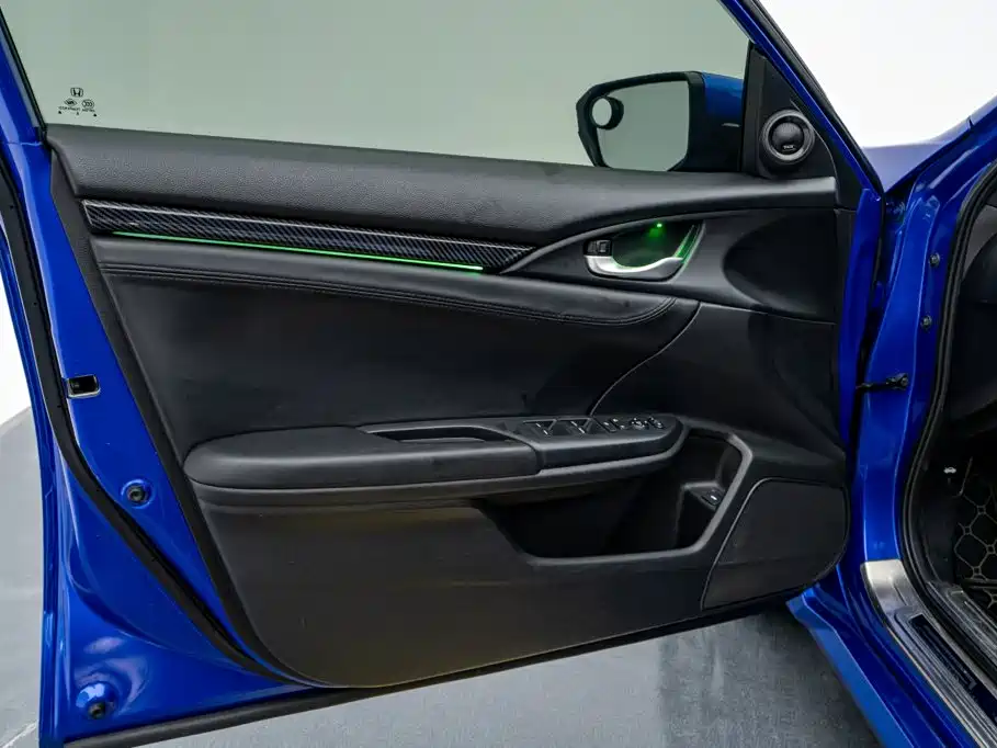 Civic 2016 220TURBO CVT Deluxe Edition купить на сайте DeffCars