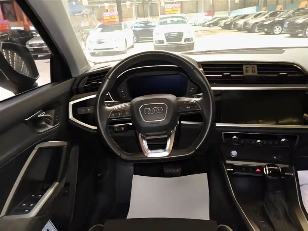 Audi Q3 2019 35 TFSI Fashionable and Dynamic купить на сайте DeffCars