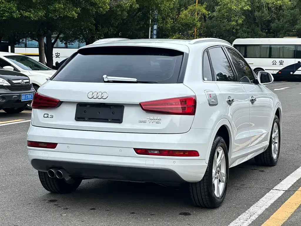 Audi Q3 2018 30th Anniversary Model 35 TFSI Fashion Model купить на сайте DeffCars