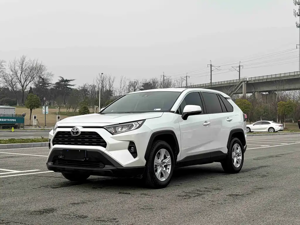 RAV4 Rongfang 2023 2.0L CVT two-wheel drive urban version купить на сайте DeffCars